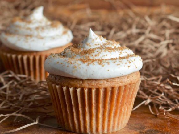 Spice  Cupcakes with Cinnamon Cream Cheese Frosting