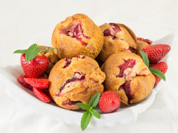 Mini Strawberry Muffins (lower calorie)