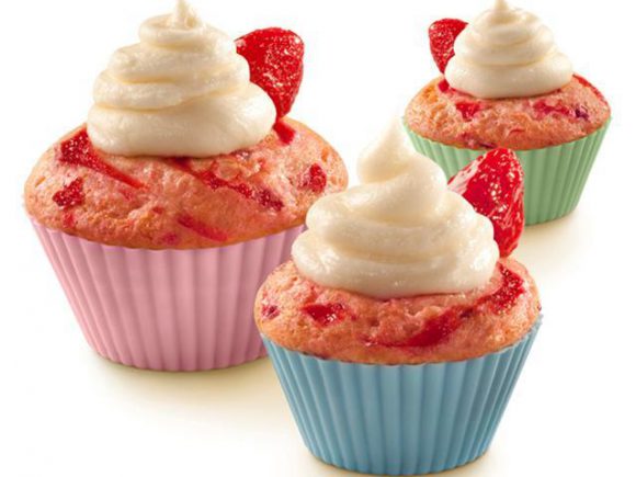 Strawberry Cupcakes with Buttercream Icing