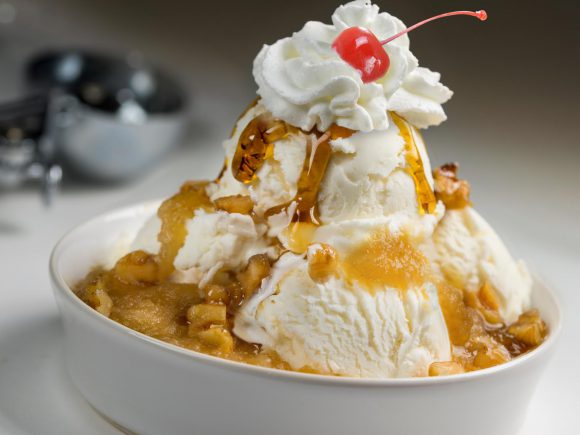 Warm Apple Pie Sundaes